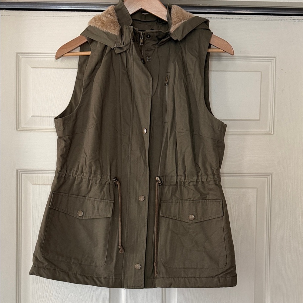Love Tree Olive Faux-Fur Trim Hooded Utility Vest
